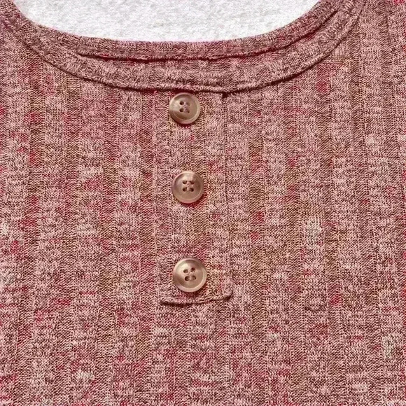 Crop Top - Picture 4 of 4